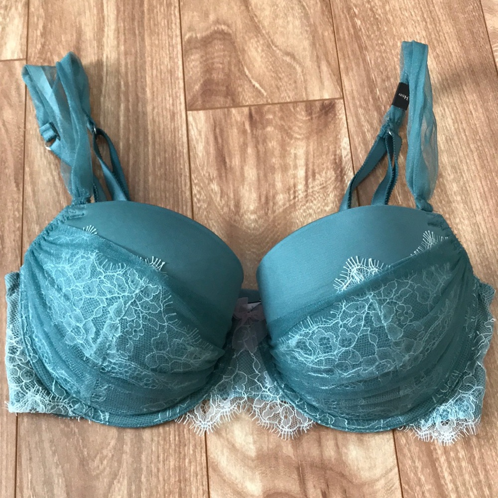 Victoria’s Secret 34DD angels balconet push-up bra